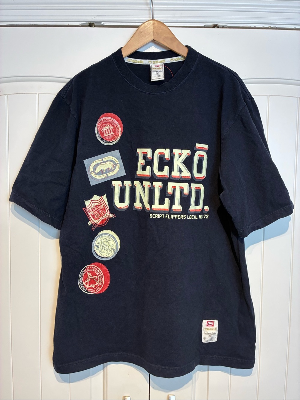 Ecko Unlimited Black Tee with Cream and Red Chest Graphics Size M